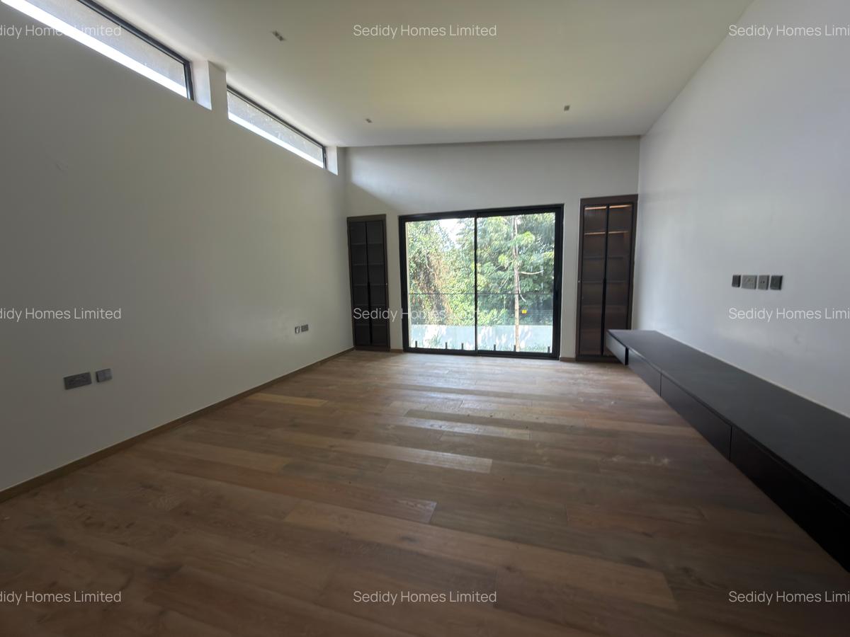 5 Bed Townhouse with En Suite in Runda - 16