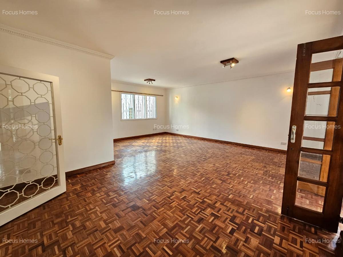 5 Bed Townhouse with Swimming Pool in Spring Valley - 13