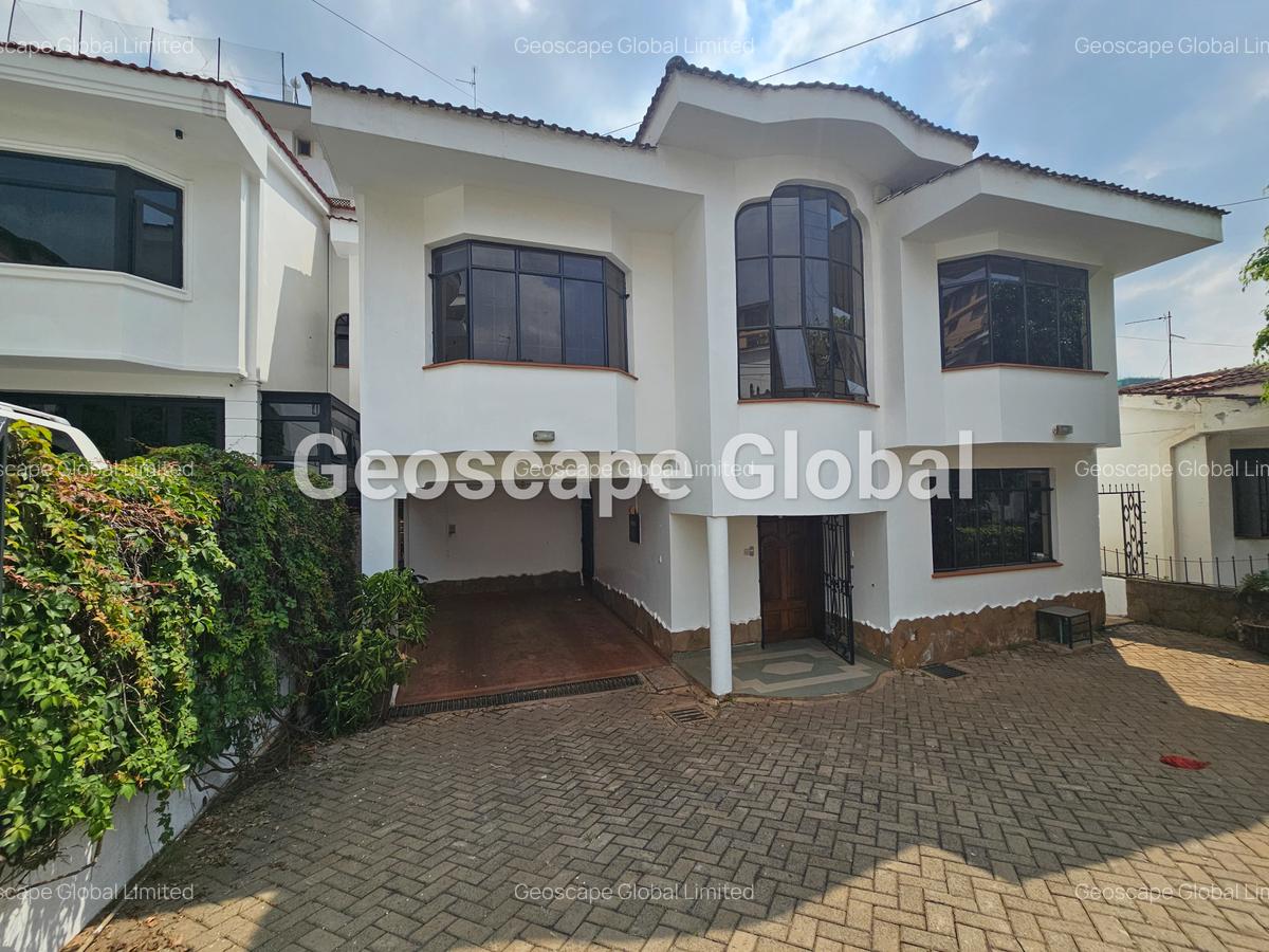 5 Bed House with En Suite in Riverside - 1