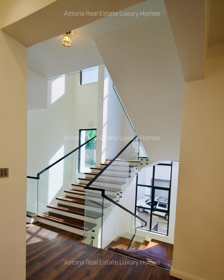 5 Bed Villa with En Suite at 2026-377 - 1