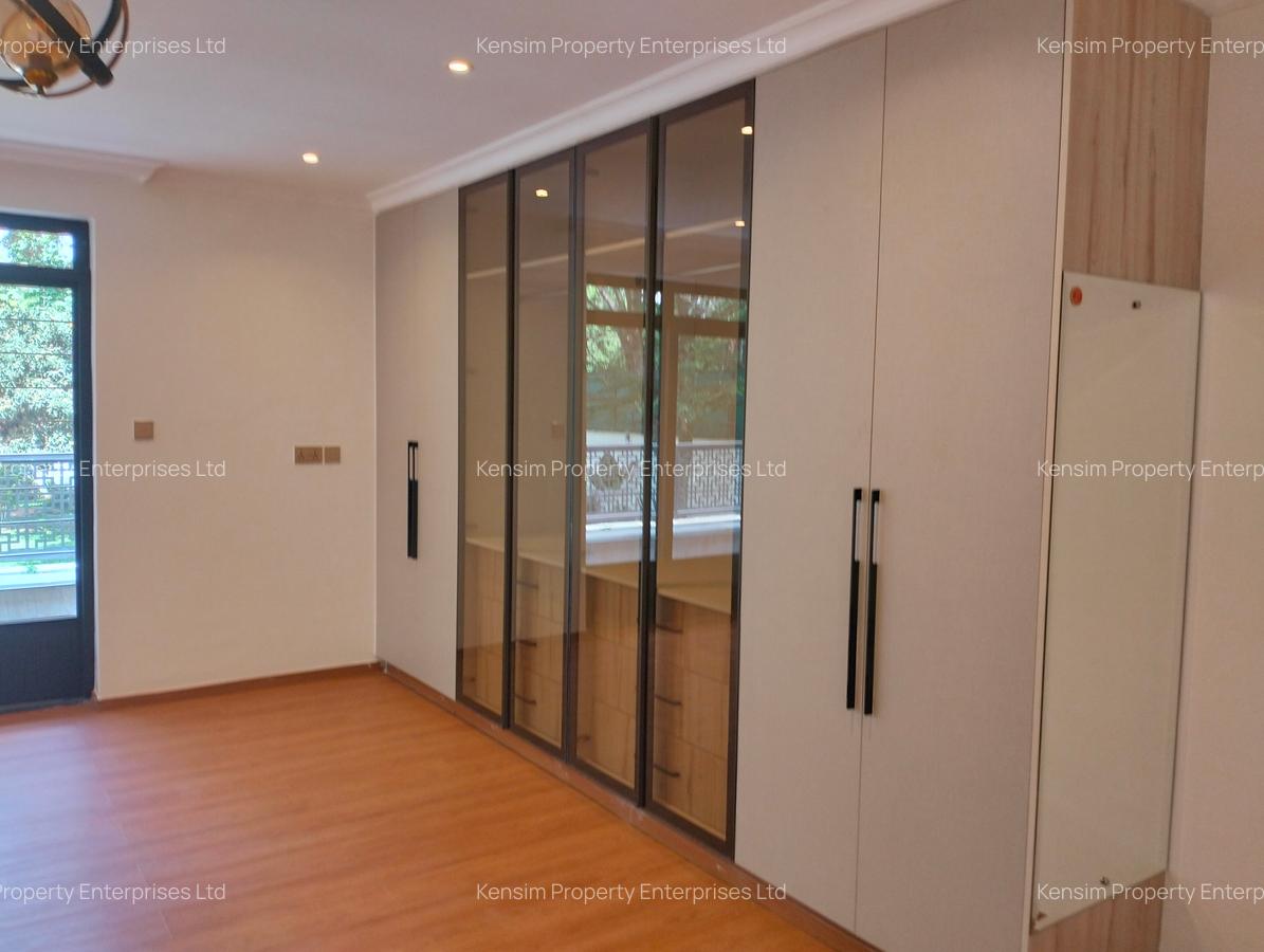 7 Bed House with En Suite in Runda - 16