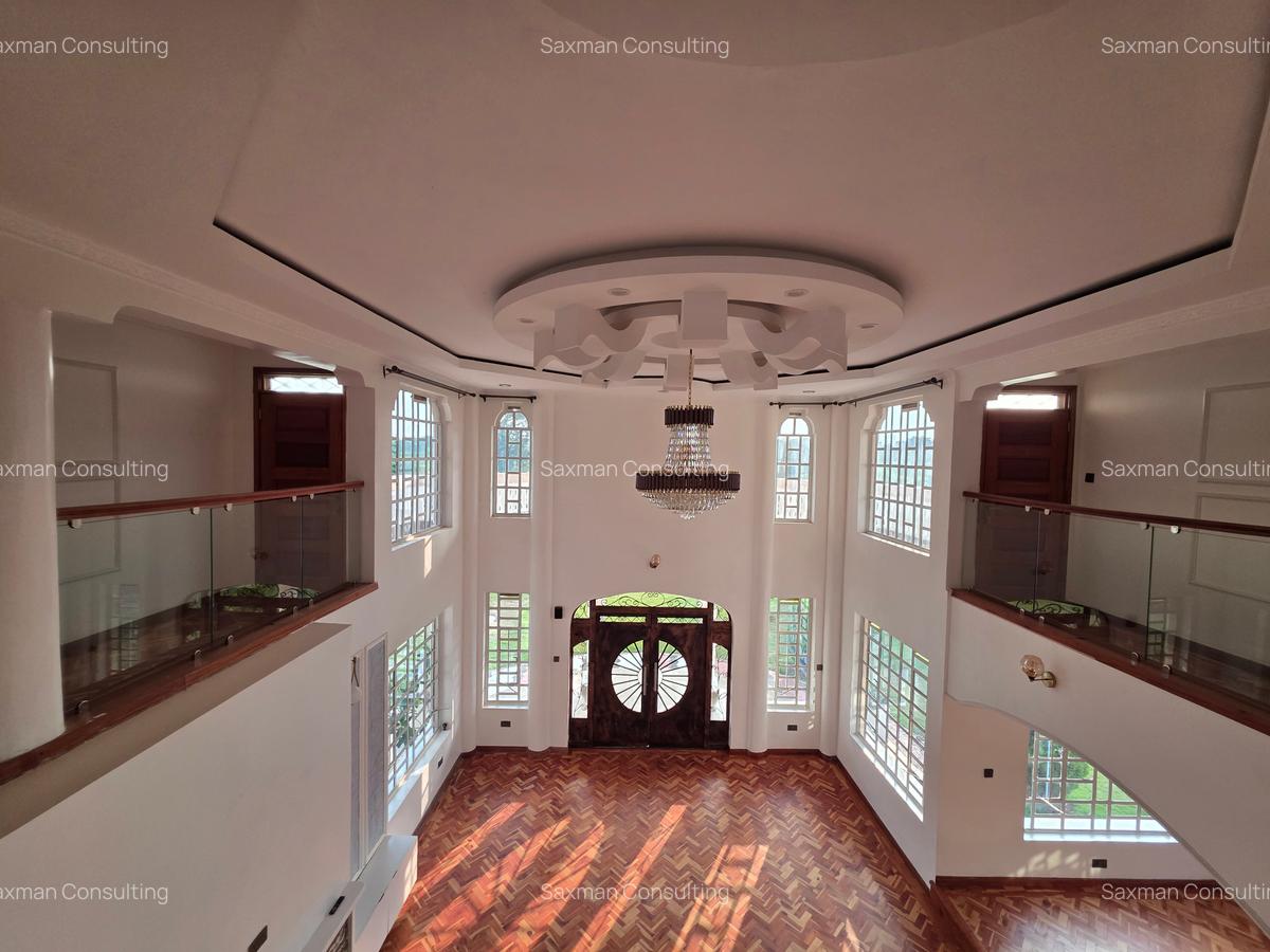 6 Bed House with En Suite in Runda - 11