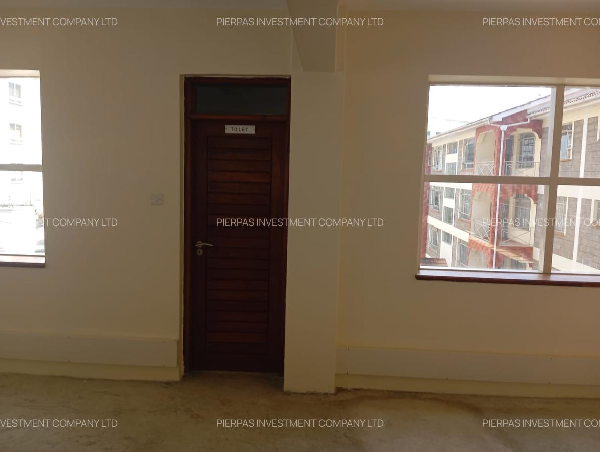 15,000 ft² Office with Service Charge Included in Riverside - 13