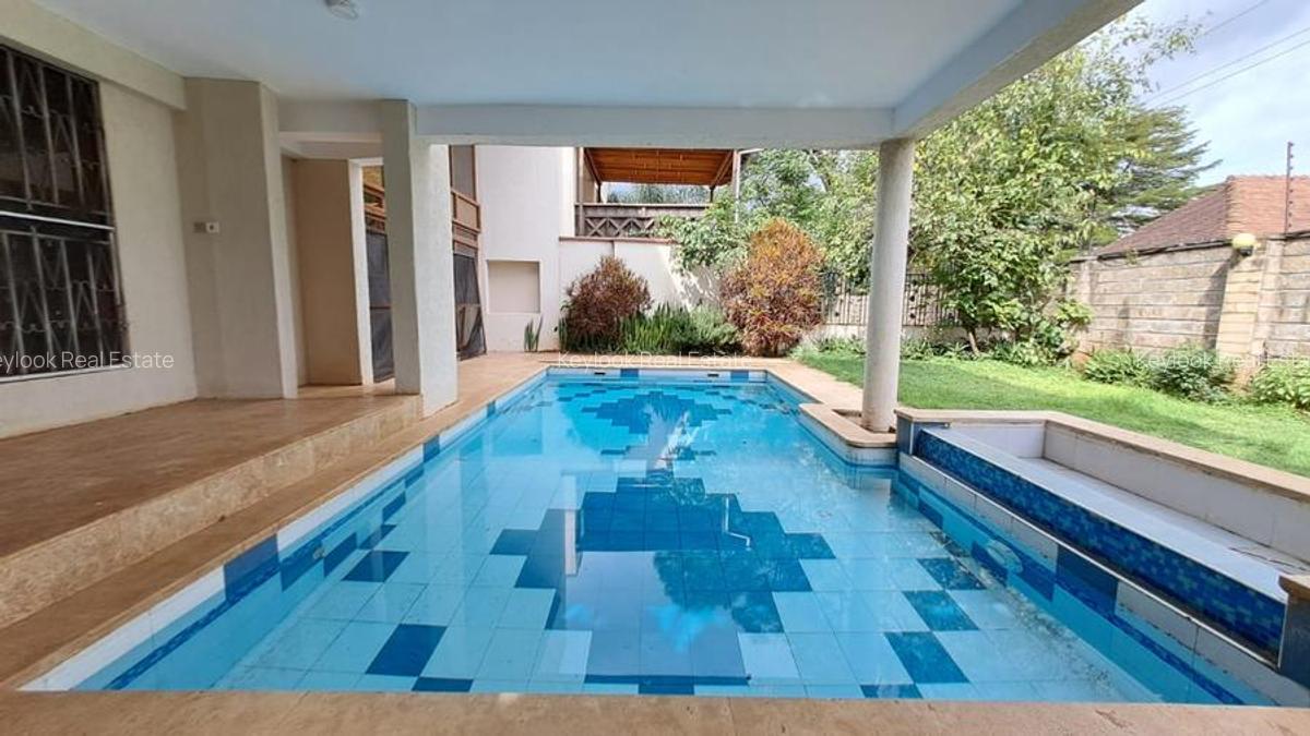 5 Bed Townhouse with En Suite at Lavington Green - 10