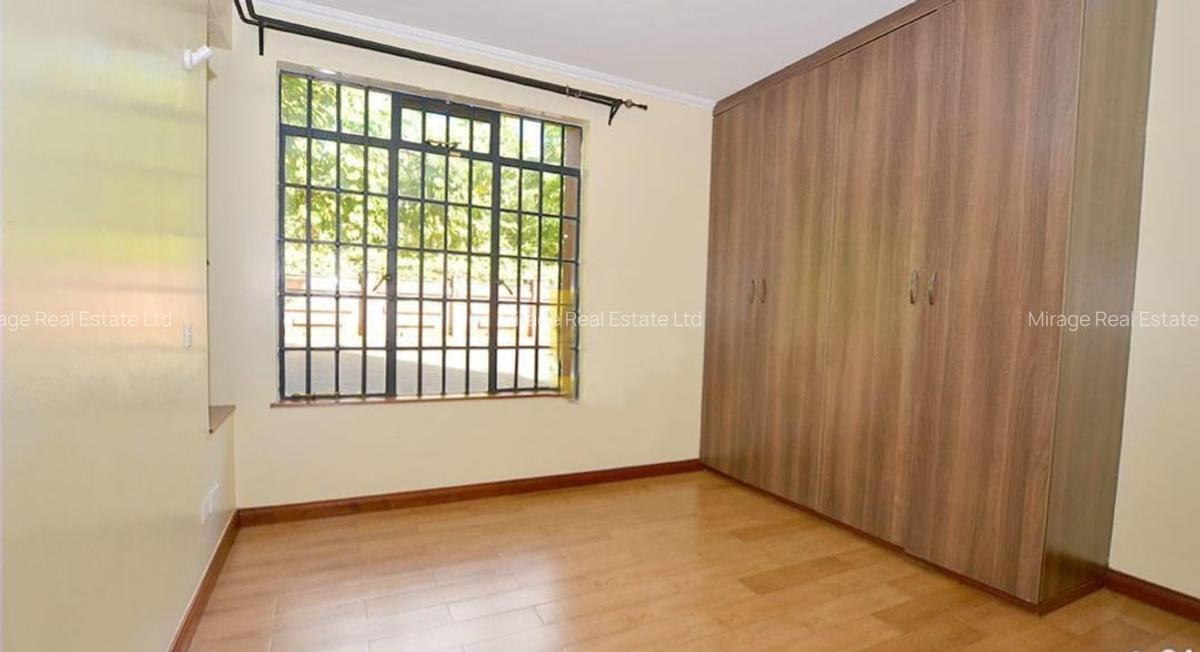 2 Bed Apartment with En Suite in Brookside - 6