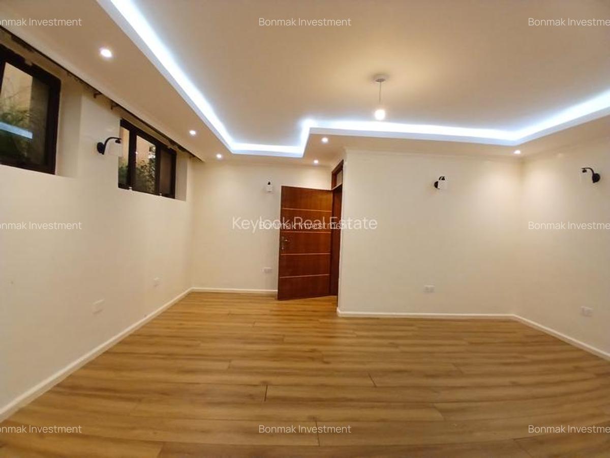5 Bed Townhouse with En Suite at Lavington Green - 11