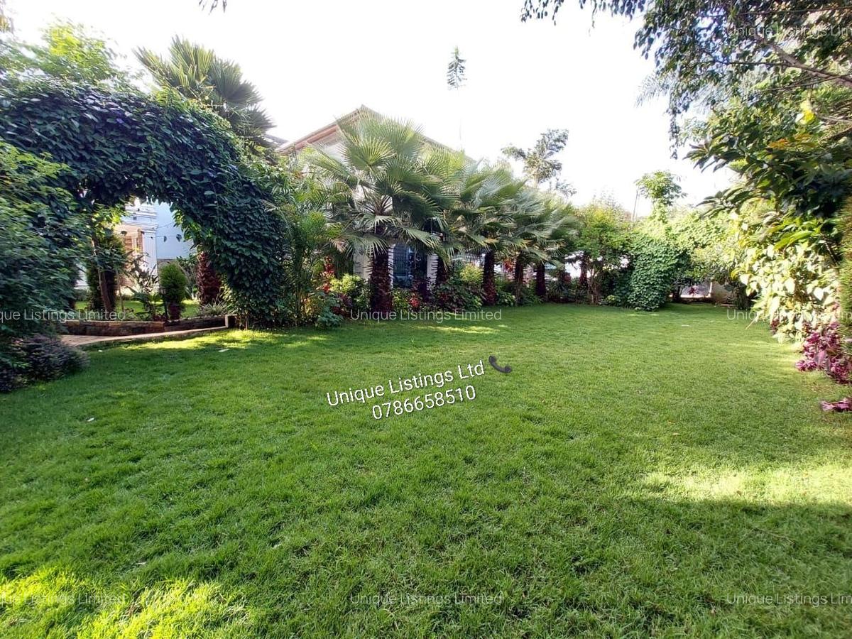 6 Bed House with En Suite in Runda - 3