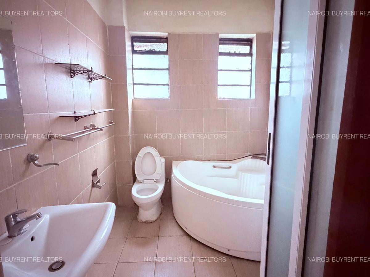 3 Bed Apartment with En Suite in Kilimani - 11