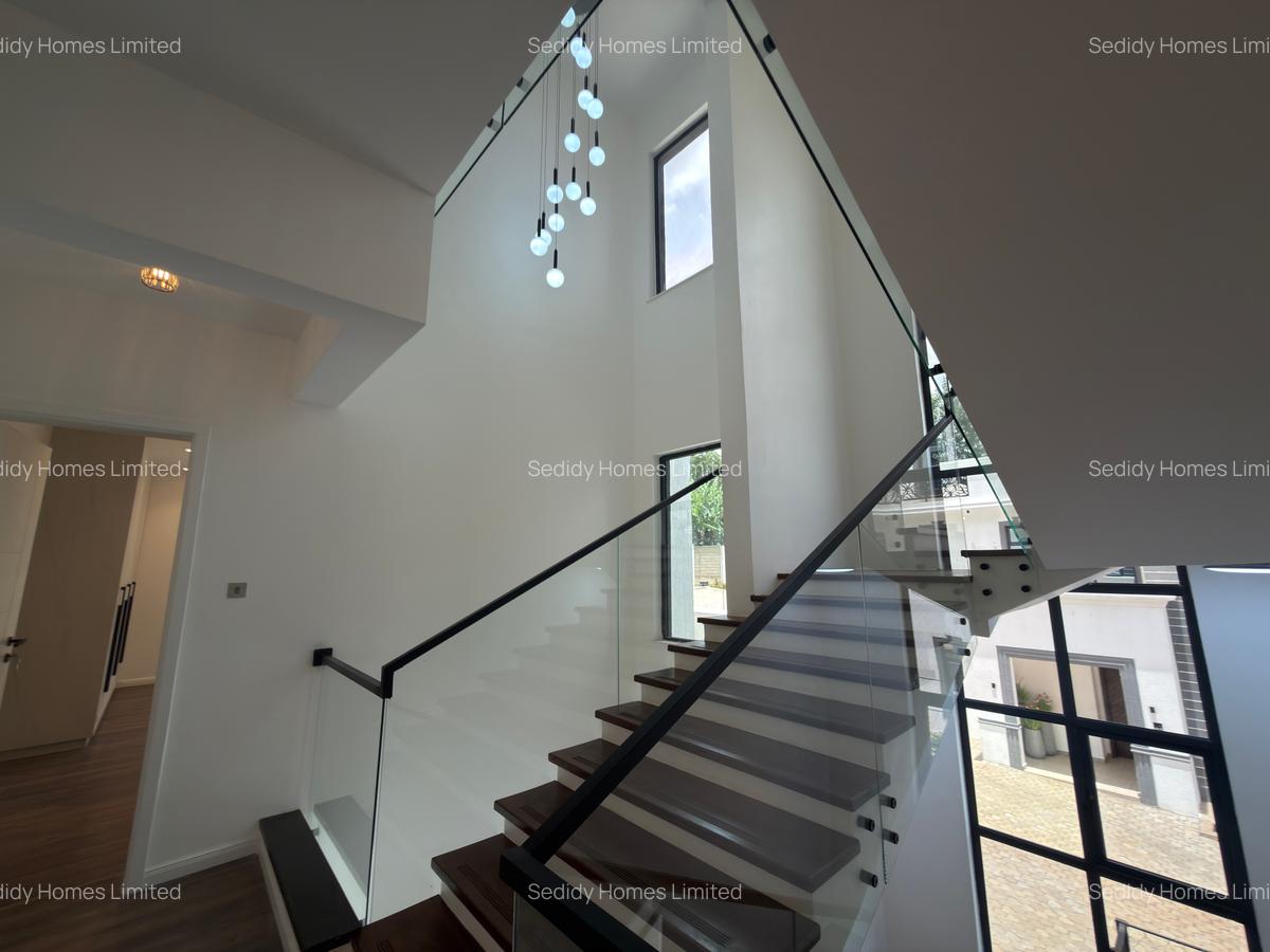 5 Bed Villa with En Suite in Lavington - 11