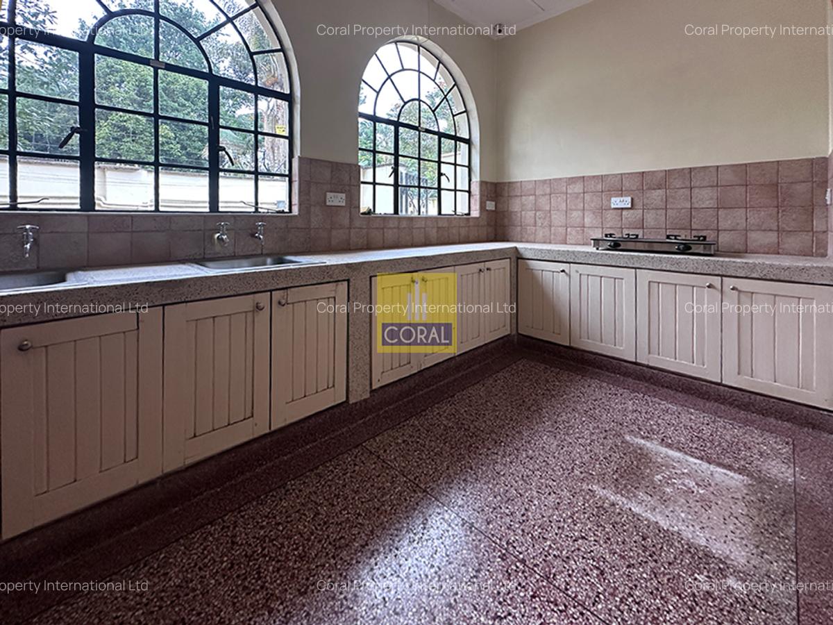 5 Bed House in Runda - 5