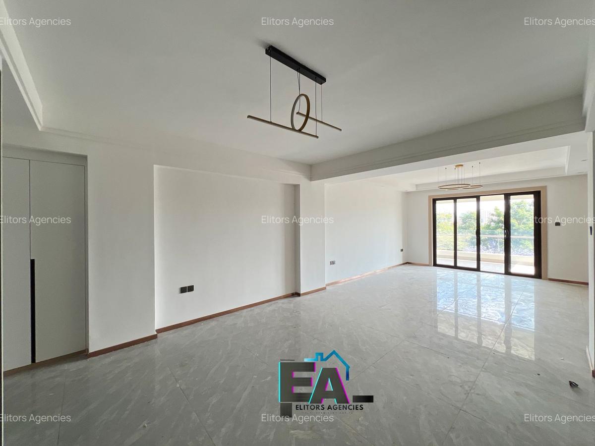 3 Bed Apartment with En Suite at Riverside Drive - 8