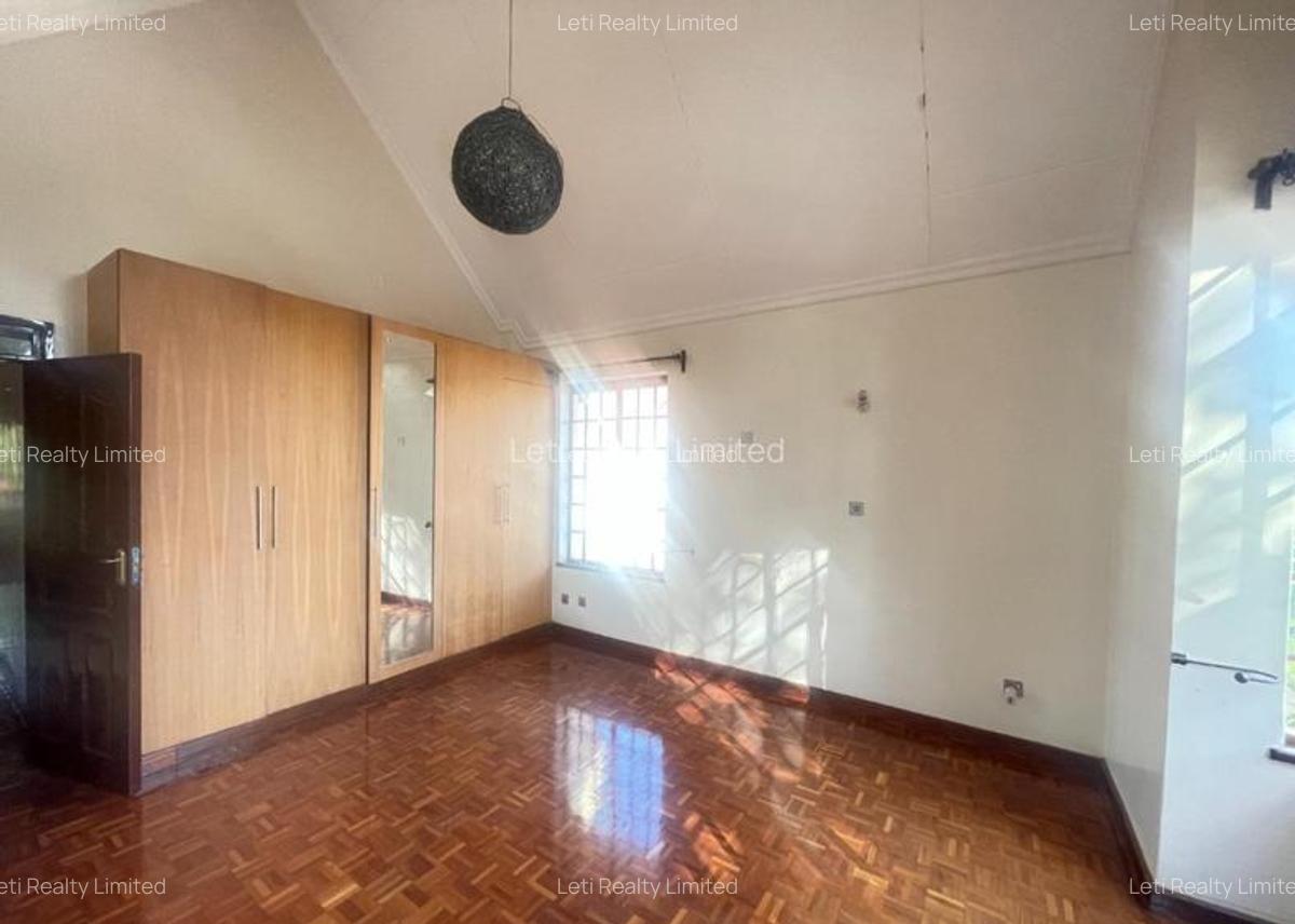 5 Bed Townhouse with En Suite in Lavington - 11