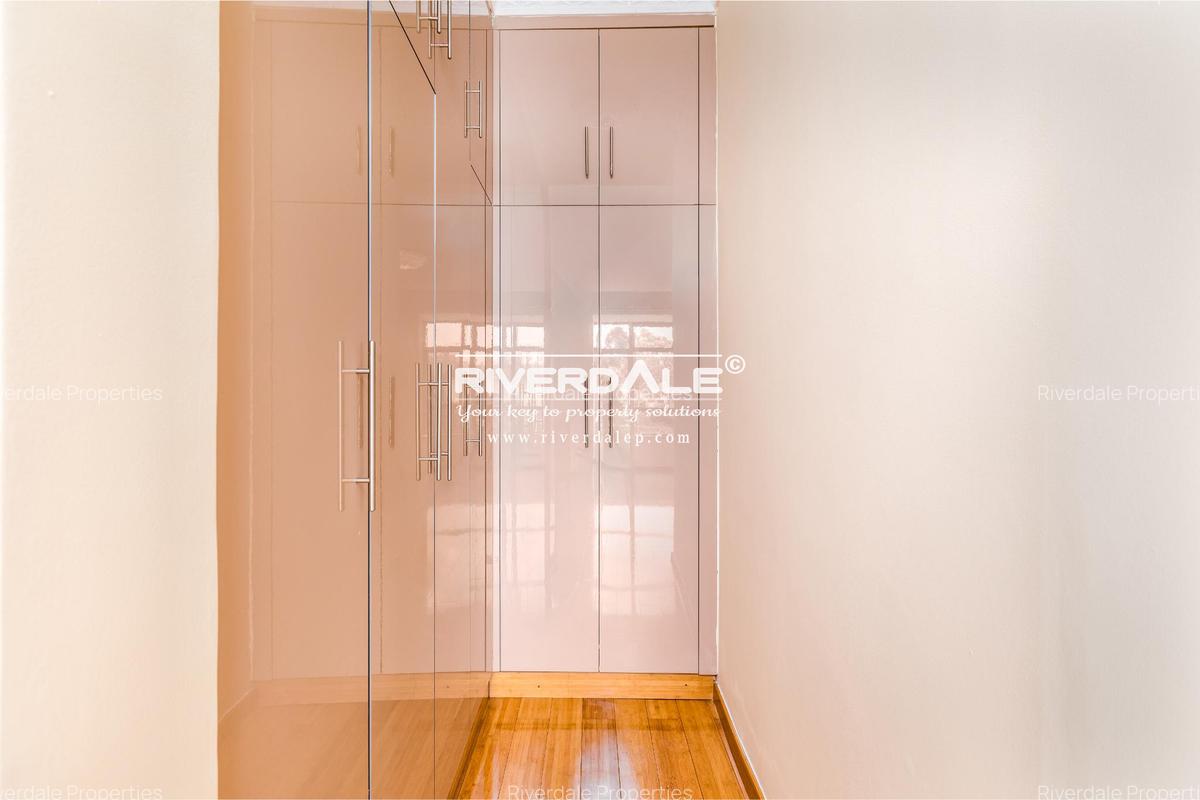 3 Bed Apartment with En Suite in Kilimani - 10