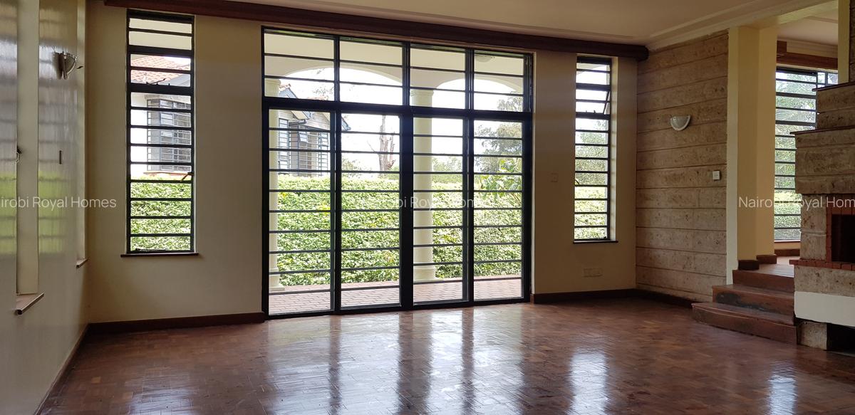 4 Bed House with En Suite at Rosslyn Redhil - 19