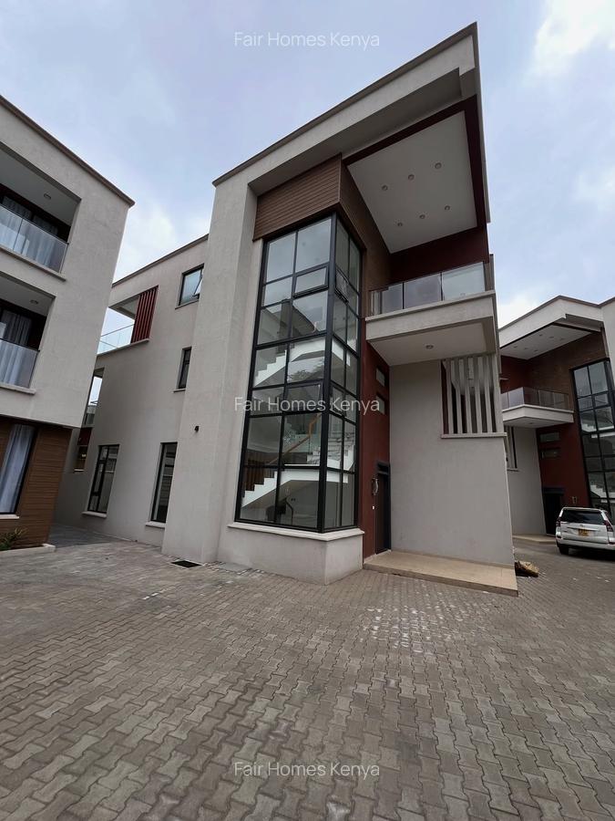 5 Bed Townhouse with En Suite at Lavington Green - 17