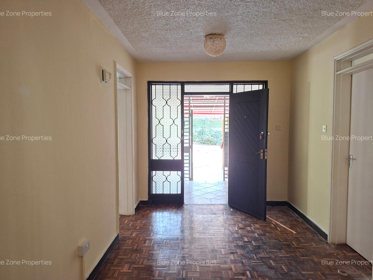 4 Bed House with En Suite at Off Un Avenue - 7
