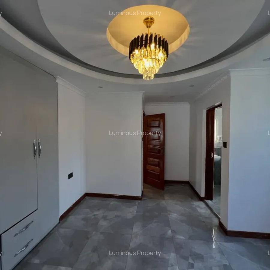 5 Bed House with En Suite at Runda - 10