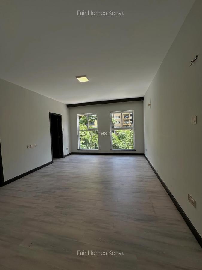 3 Bed Apartment with En Suite at Riverside Drive - 11