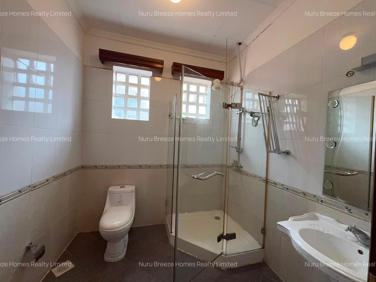 5 Bed Townhouse with En Suite in Kitisuru - 14