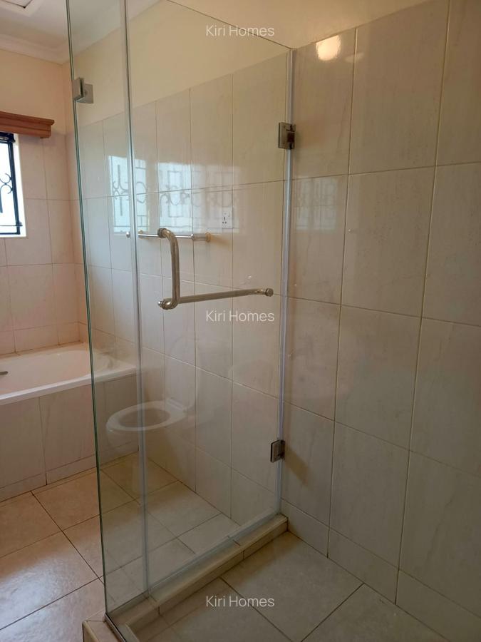 5 Bed Townhouse with En Suite in Nyari - 19