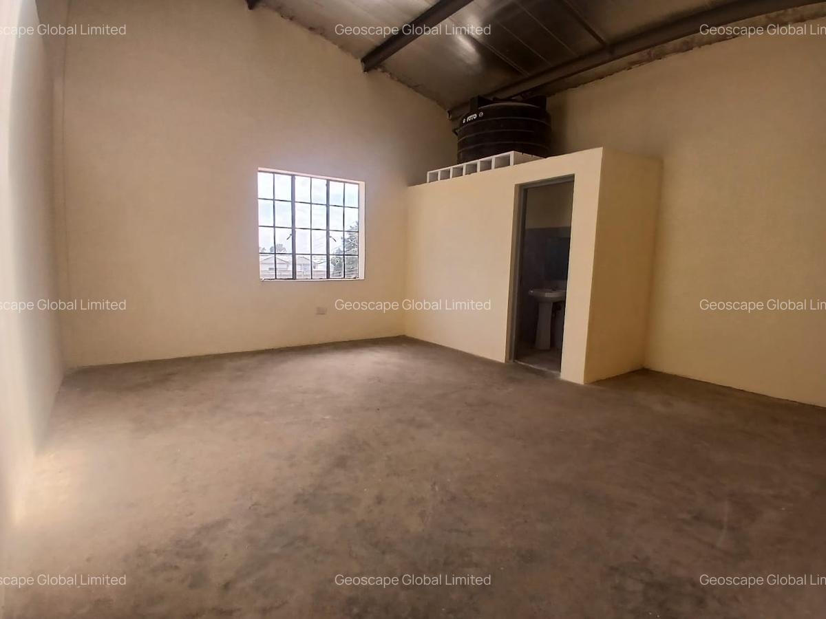 7,200 ft² Warehouse with Parking in Ruaraka - 2