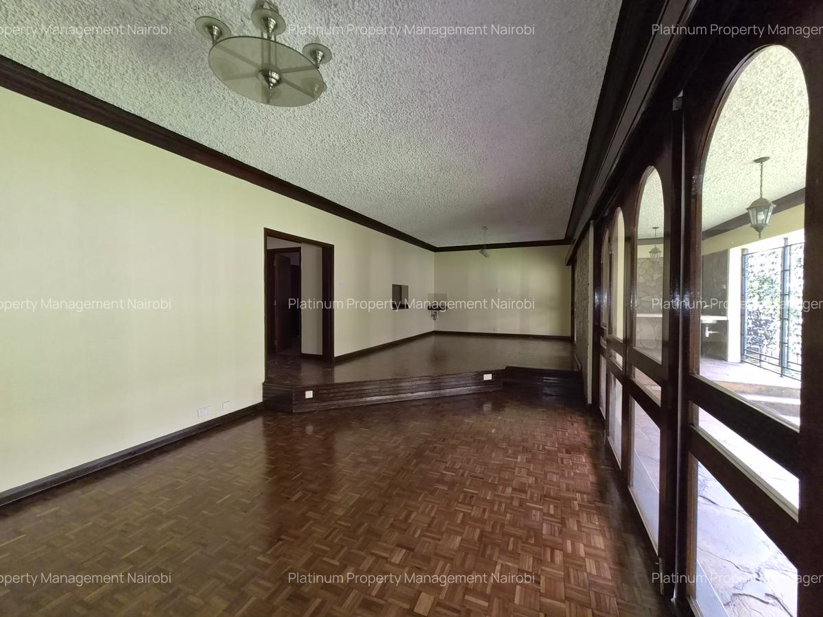 5 Bed House with En Suite at Second Parklands - 2