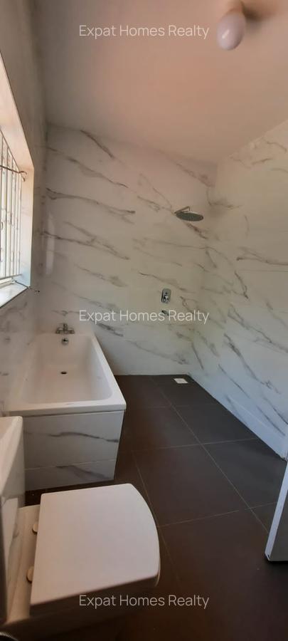 4 Bed House with Garden in Lavington - 5