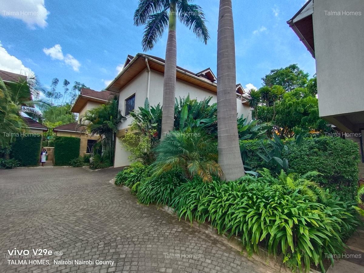 5 Bed Townhouse with En Suite at Off Convent Drive - 1