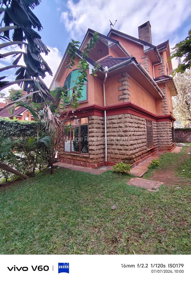 5 Bed Villa with En Suite in Lavington - 2