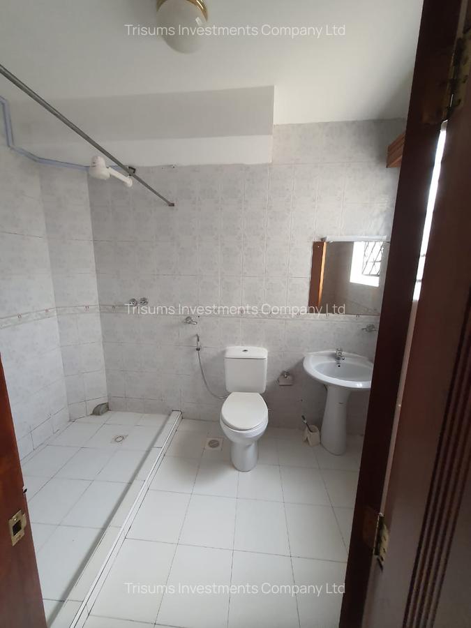 3 Bed Apartment with En Suite in Riverside - 9