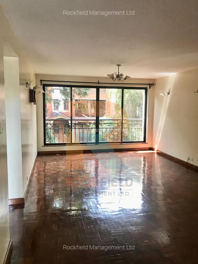 2 Bed Apartment with En Suite in Brookside - 4