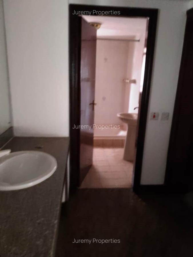 3 Bed Apartment with En Suite in Westlands Area - 4