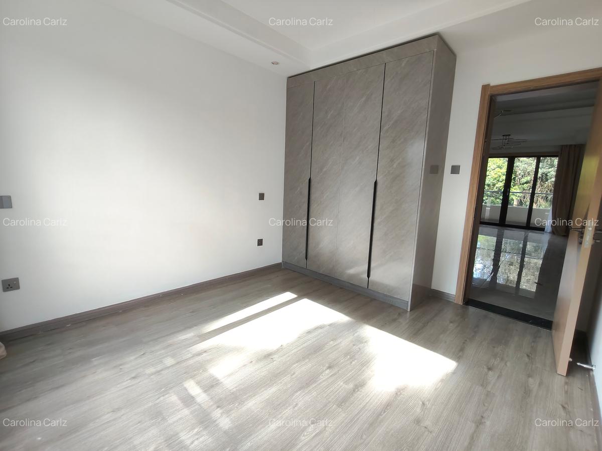 3 Bed Apartment with En Suite in Riverside - 9