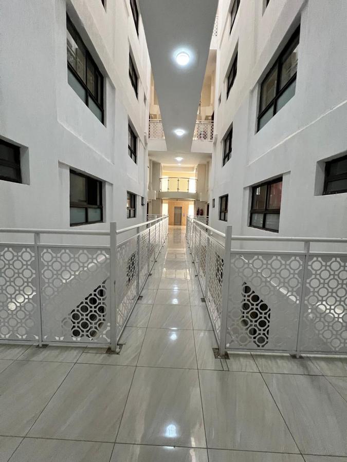 5 Bed Apartment with En Suite in Parklands - 2