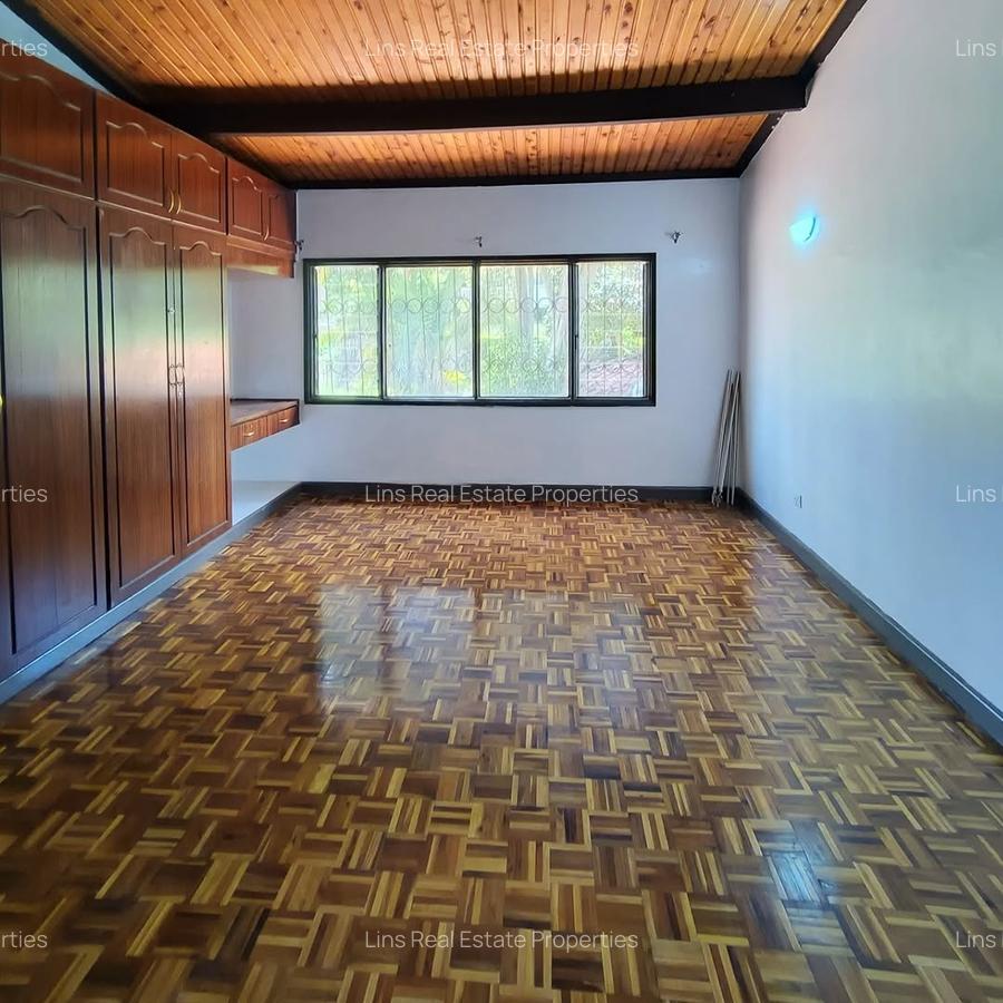 4 Bed Townhouse with En Suite in Lavington - 15