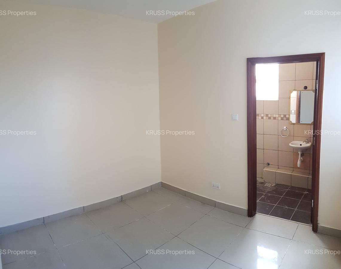 3 Bed Apartment with En Suite at Ar2497 - 3