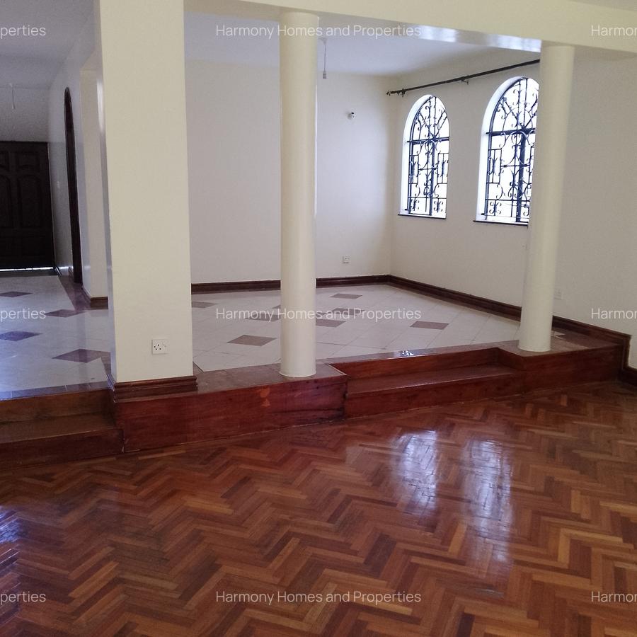 5 Bed Townhouse with En Suite at Riverside - 6