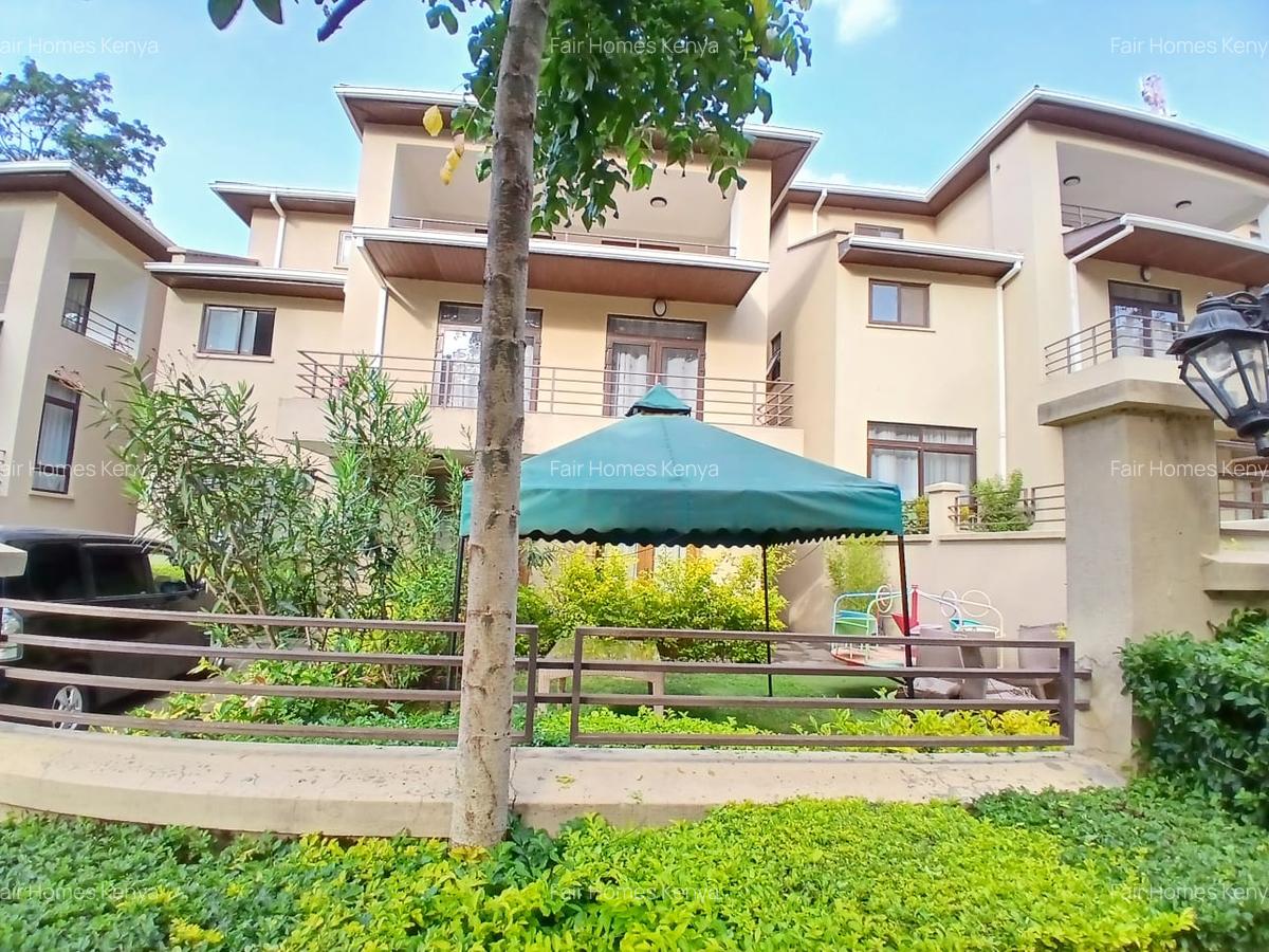 5 Bed Townhouse with En Suite at Lavington Green - 3