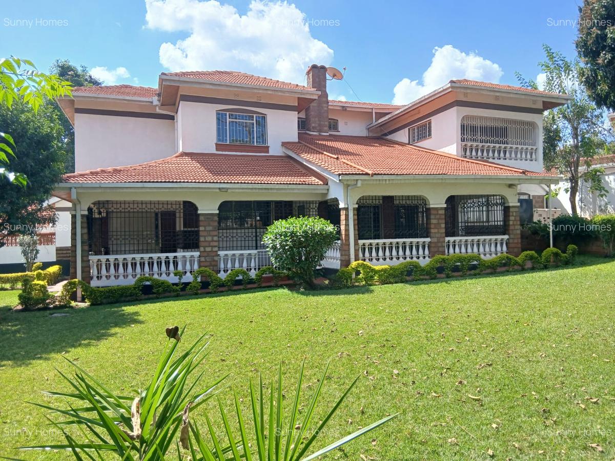 4 Bed Villa with En Suite at Rossylin Lone Tree - 9