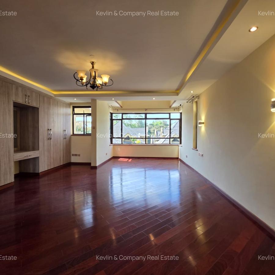 5 Bed Villa with En Suite in Lavington - 5