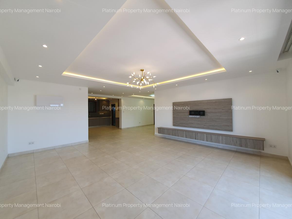 4 Bed Apartment with En Suite at 2Nd Parklands Avenue - 4