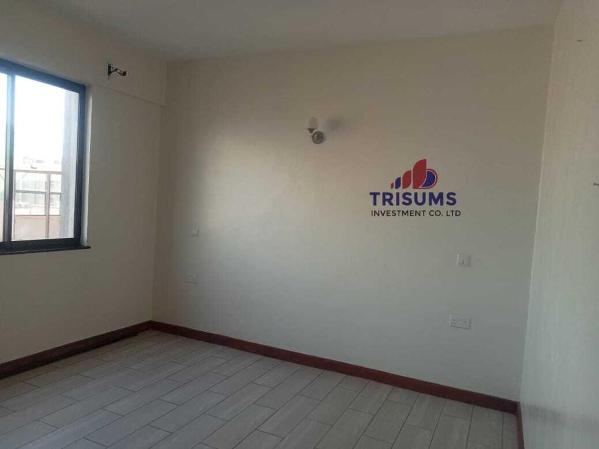 Serviced 3 Bed Apartment with En Suite in Parklands - 2