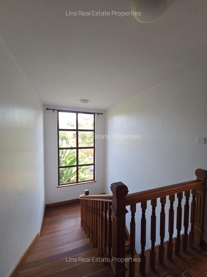 5 Bed Townhouse with En Suite in Lavington - 19