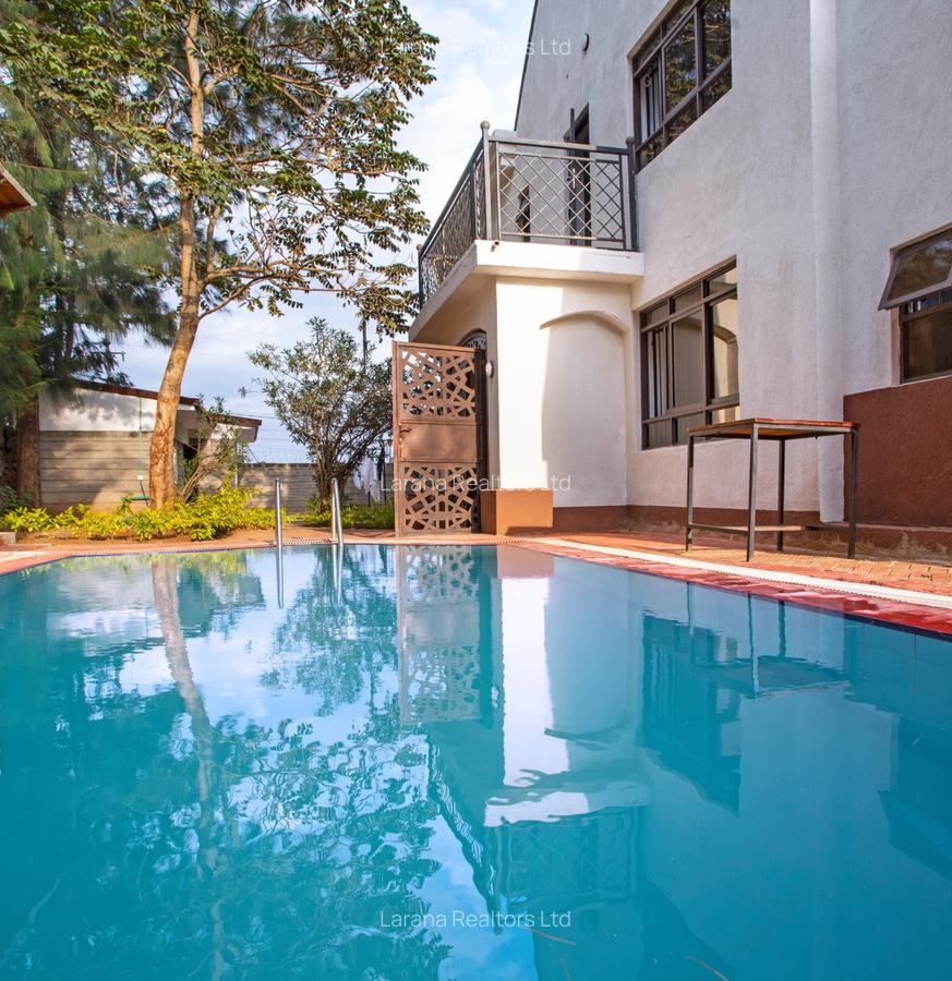 6 Bed House with En Suite at Hillcrest Dr - 10