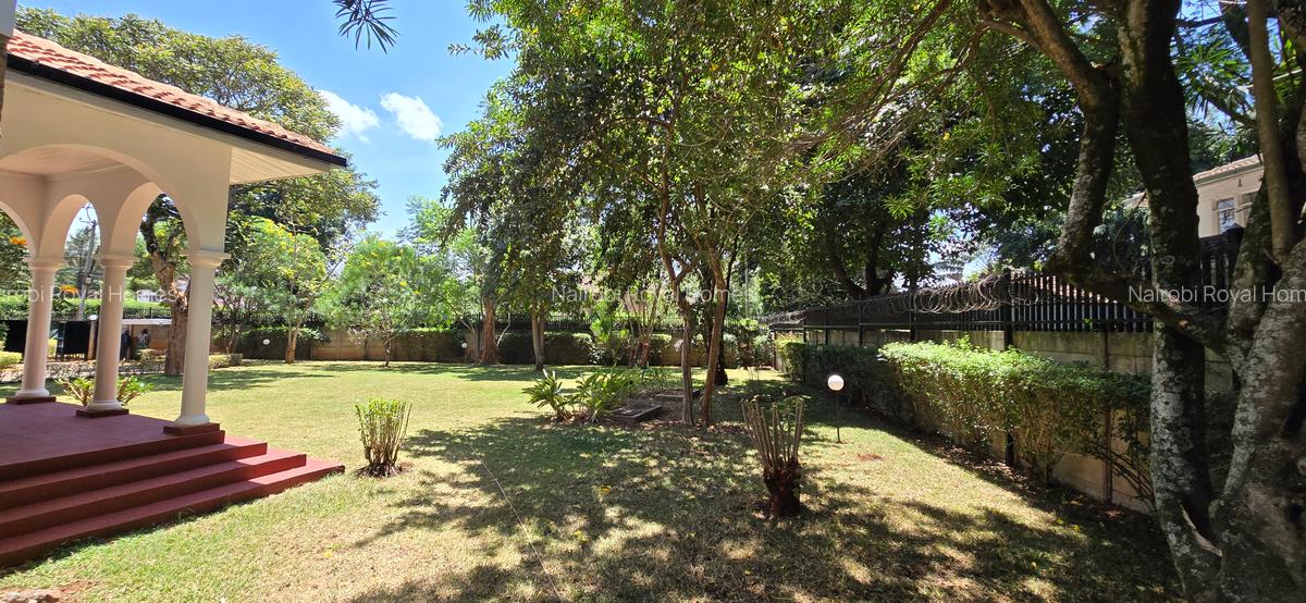 4 Bed House with En Suite at Acacia Drive - 11