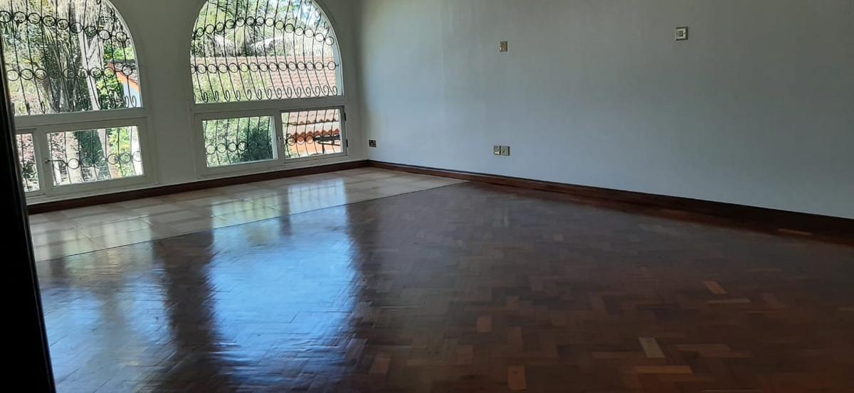 5 Bed Townhouse with En Suite in Lavington - 8