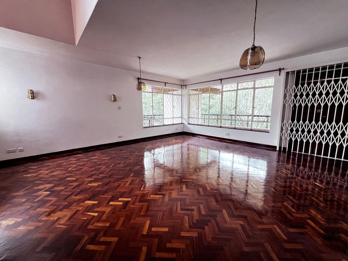 5 Bed House with En Suite in Runda - 8