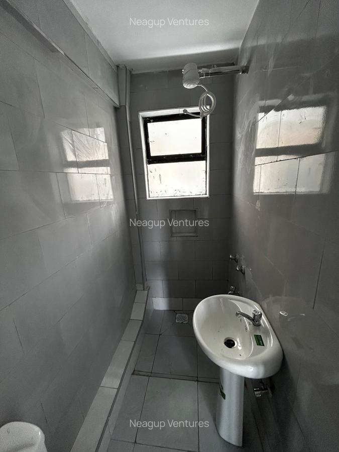Serviced Studio Apartment with Gym at Kirawa Rd - 4