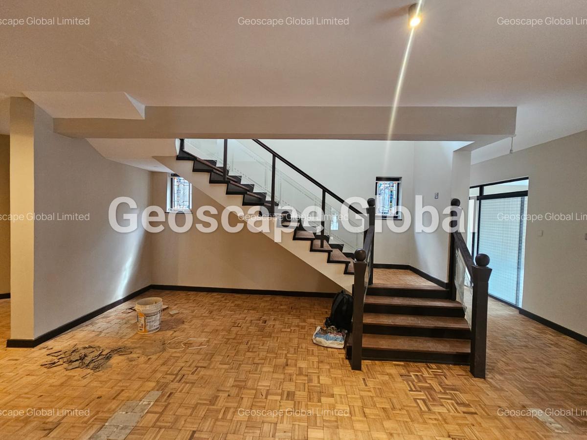 5 Bed House with En Suite in Spring Valley - 7