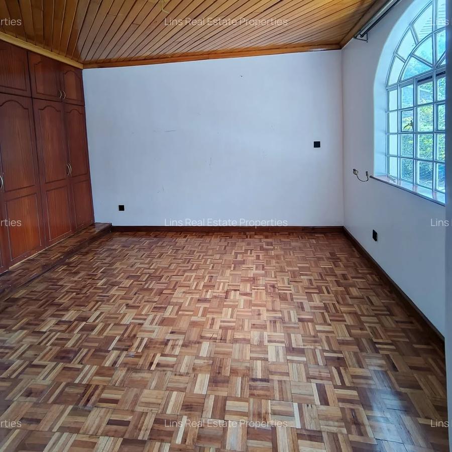 5 Bed Townhouse with En Suite in Lavington - 9